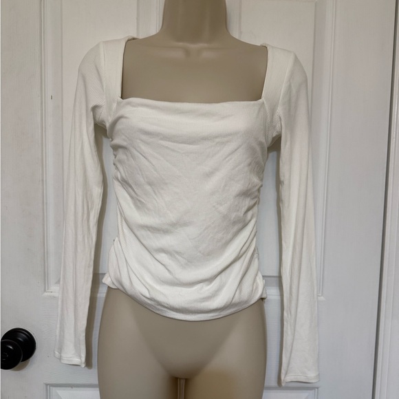 NWT Elodie White Ribbed Square Neck Ruched Long Sleeve Top M - Picture 3 of 5